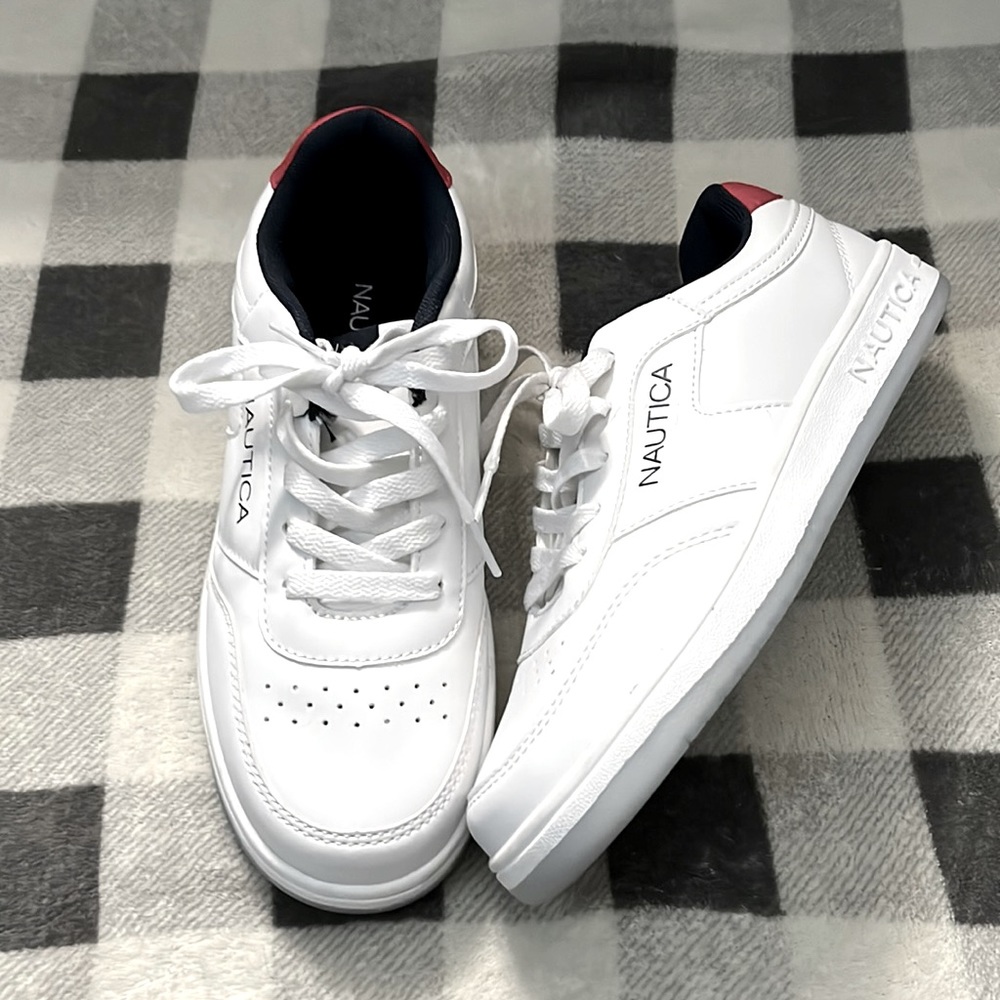 NWOT Nautica Sneakers